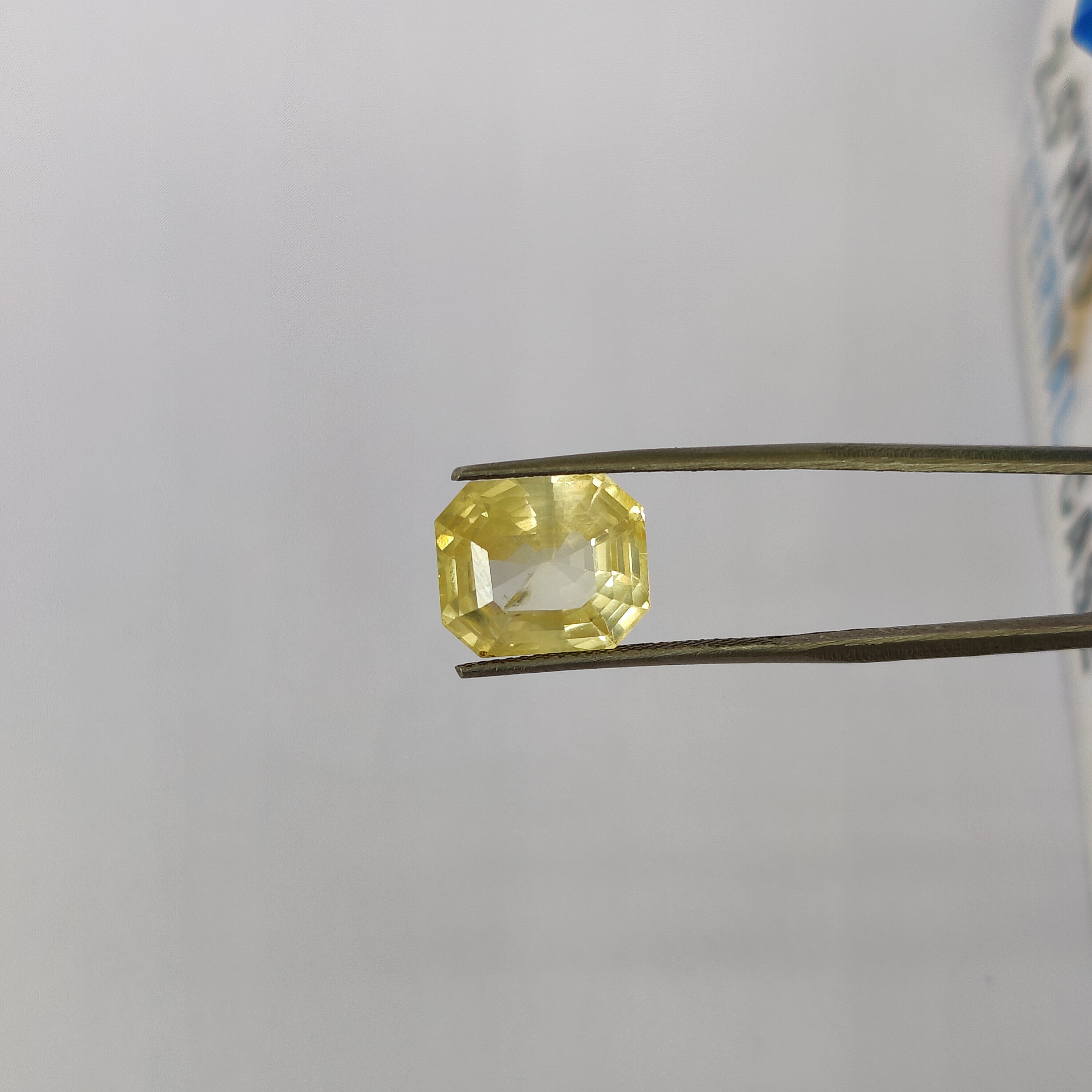 YELLOW SAPPHIRE PREMIUM